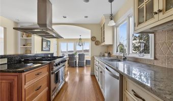 38 Pierce Ave, Jamestown, RI 02835