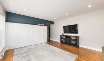 302 S Patton Ave, Arlington Heights, IL 60005