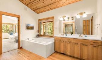 16396 Skyline Dr, Bend, OR 97703