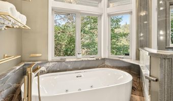 545 Ashland Creek Dr, Ashland, OR 97520