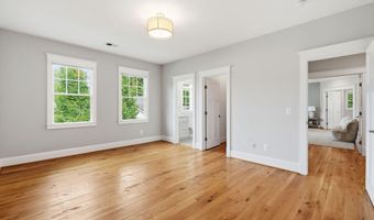 3555 N DICKERSON St, Arlington, VA 22207