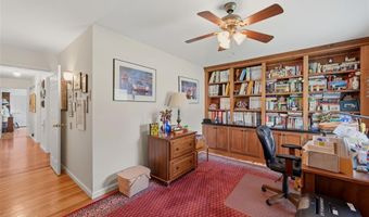 409 Mayfair Dr, Ballwin, MO 63011