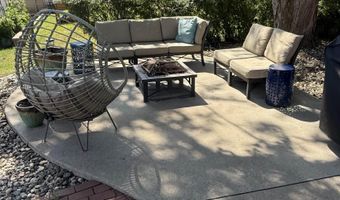 200 S 3RD St, Beresford, SD 57004