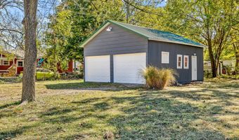 904 S Oak Ave, Aurora, MO 65605