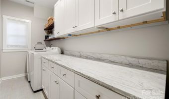 2717 Arnold Dr, Charlotte, NC 28205