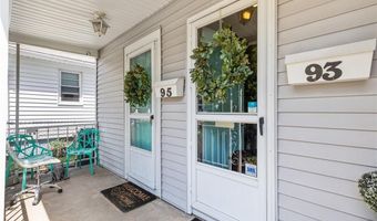 93 Whipple Ave, Cranston, RI 02920