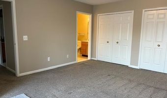 2692 S Knightsbridge Cir, Ann Arbor, MI 48105