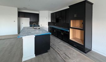 10915 Bop Ln, Adkins, TX 78101