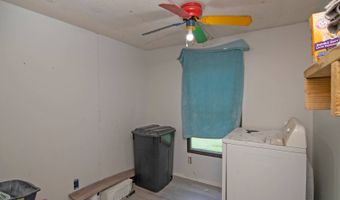 941 E Clayton Rd, Alderson, WV 24910