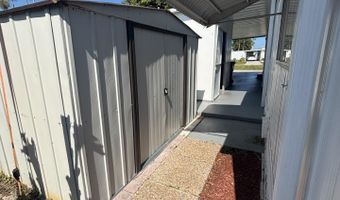 6445 Cypress Ln, Atlantis, FL 33462