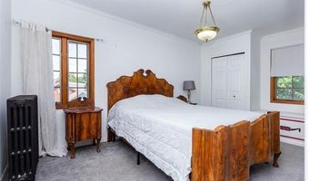 8911 Manor Ave, Allen Park, MI 48101
