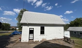 10 Palm St, Baileyville, ME 04694