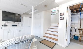 56 Marine Dr, Narragansett, RI 02882