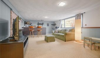 6 Longmeadow Dr, North Providence, RI 02904