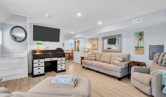 375 E BARNEGAT Ave, Bayville, NJ 08721