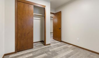 1726 SW 9th Ave, Aberdeen, SD 57401