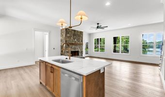 67 Cove Cir, Alexander City, AL 35010