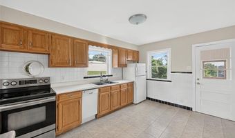 105 N Elm St, Ballwin, MO 63011
