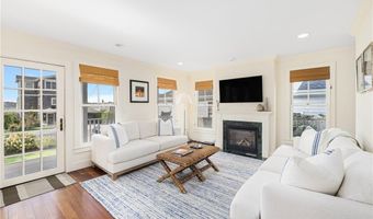 44 Tuckerman Ave, Middletown, RI 02842