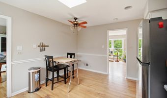 219 W Appletree Ln, Arlington Heights, IL 60004