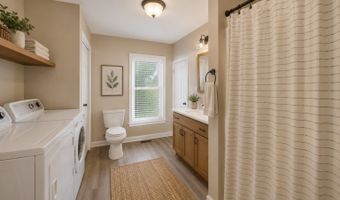 912 Greene St, Adel, IA 50003