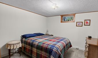 2706 Meadow Glen Rd, Ames, IA 50014