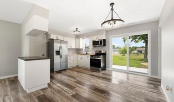 509 W State St, Ashley, IN 46705
