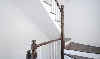 10 Walnut St, East Providence, RI 02914