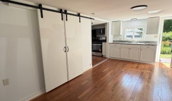 36 Island Dr, Bridport, VT 05734