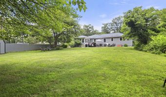 17 Valley Stream Dr, Danbury, CT 06811