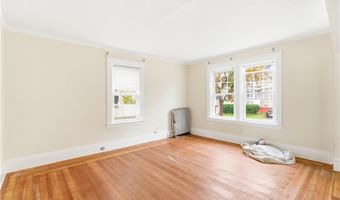 303 Narragansett St, Cranston, RI 02905