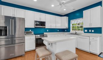 18 Foxmoor Ln, Bayville, NJ 08721