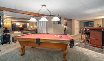 35 Shinnecock Hills Dr, Albany, NY 12205