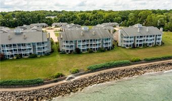 1203 Whispering Shrs, Vermilion, OH 44089