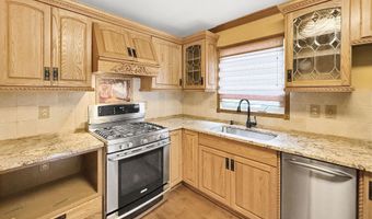 6 Westchester Dr, Albany, NY 12205