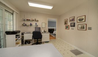 10 Corbin Cir, Branford, CT 06405