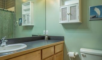 98 Sawyer Ln, Apalachicola, FL 32320