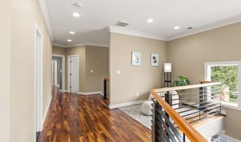 4226 40TH St N, Arlington, VA 22207