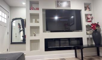 14 Cross St, Andover, NJ 07801