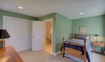 105 Brook Dr, Burlington, VT 05408