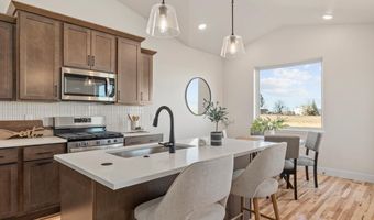 604 HORSESHOE Rd, Burns, WY 82053