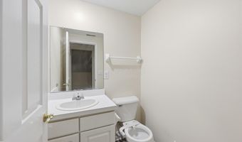 1075 Shady Lake Dr, Columbus, OH 43228