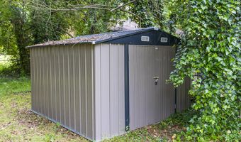 135 Partridge Ln, Athens, GA 30606