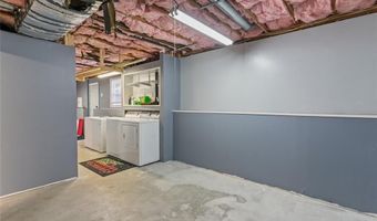 162 Pine St, Warwick, RI 02888