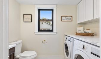 540 Middle Hwy, Barrington, RI 02806
