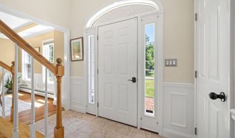 4 Monticello Dr, Amherst, NH 03031