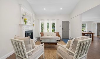 70 Jefferson Dr, East Greenwich, RI 02818