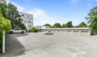 553 Bellevue Ave 14, Newport, RI 02840