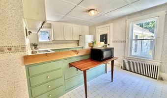 42 S Main St, Brookline, NH 03033