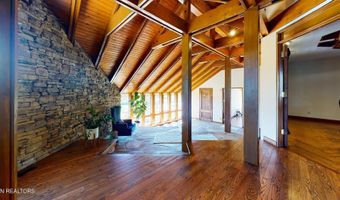 651 Cliff Top Rd, Blaine, TN 37709